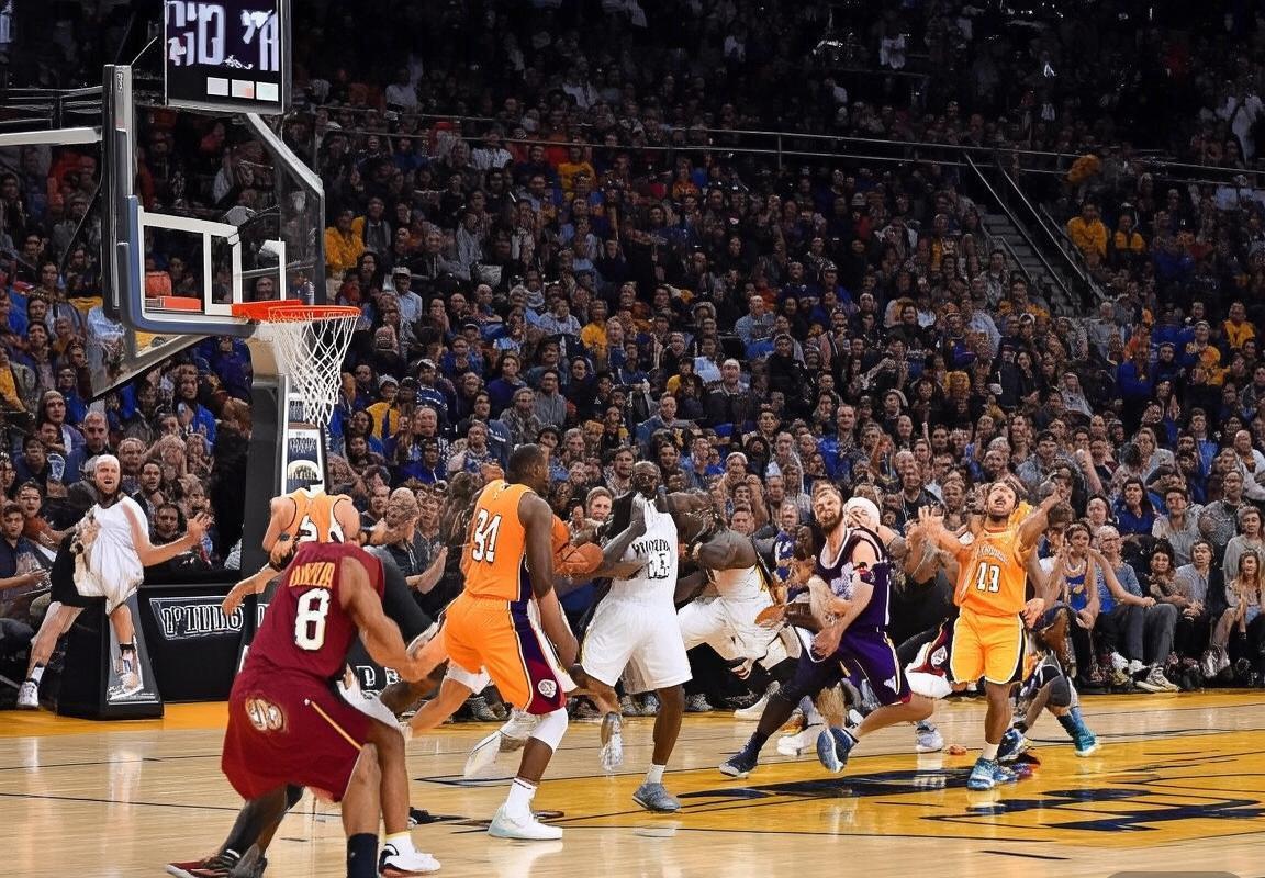 2018NBA鹈鹕对湖人巅峰对决：双塔对决，关键球员闪耀回顾