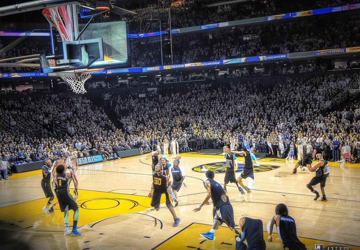 2015-16赛季勇士VS灰熊巅峰对决回顾：火花碰撞，经典战役瞬间